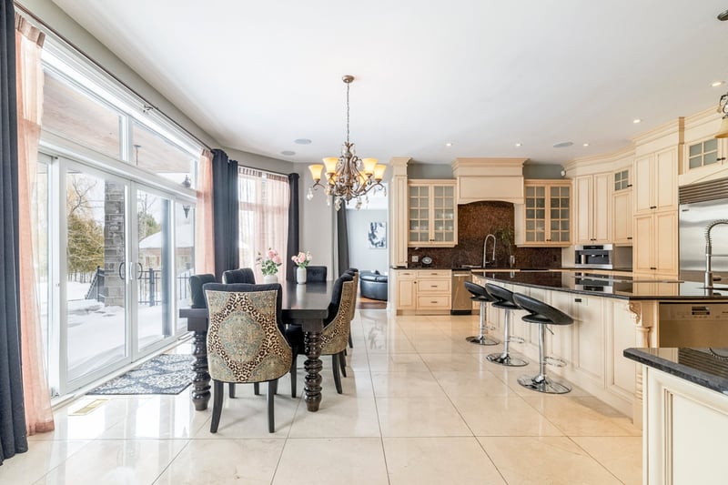 Luxury estate at 740 Rue des Châtaigniers, Boucherville, QC — photo 9