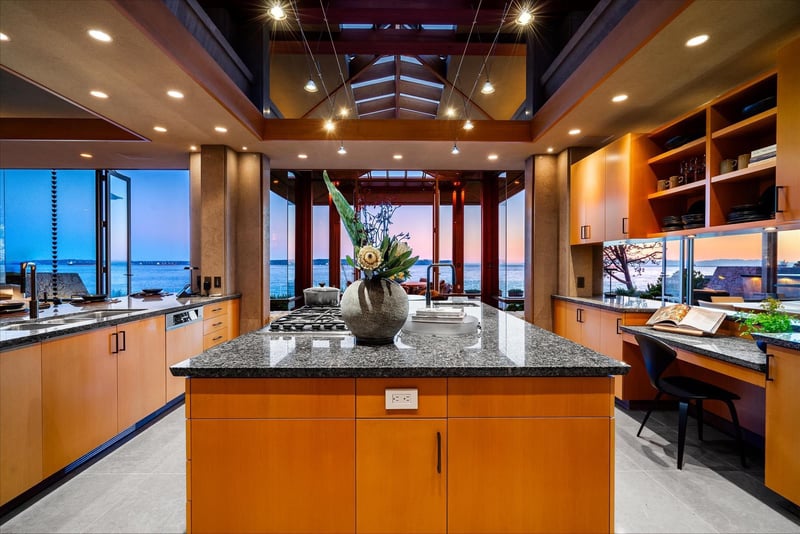 Luxury estate at West Bay, West Vancouver, BC — photo 22