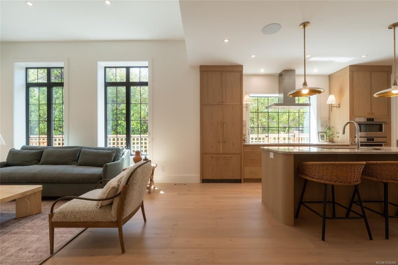 Luxury estate at 587 Oliver Street, Victoria, BC — photo 9
