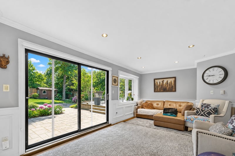 Luxury estate at 195 Wilton Street, Burlington, ON — photo 9