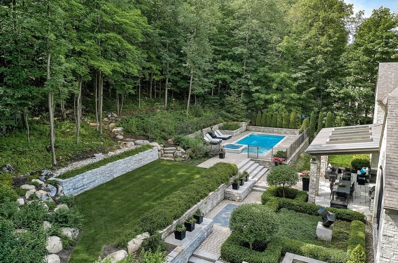 Luxury estate at 528 Rue du Sommet, Mont Saint-Hilaire — photo 5