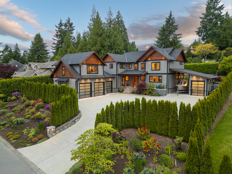 5-bedroom luxury home in 8660 Richland Place, North Saanich, BC