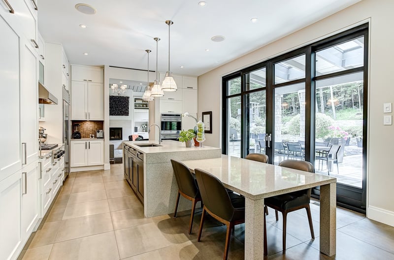 Luxury estate at 528 Rue du Sommet, Mont Saint-Hilaire — photo 11