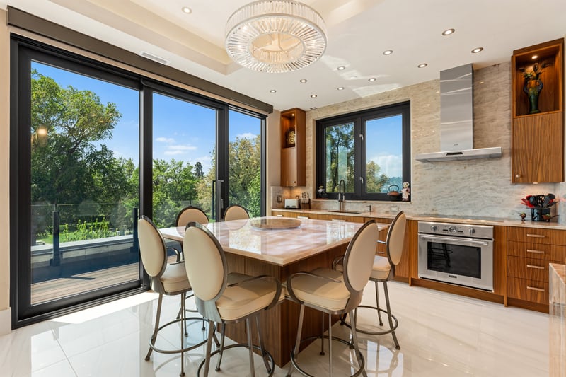 Luxury estate at 2245 Abbott Street, Kelowna, BC — photo 10