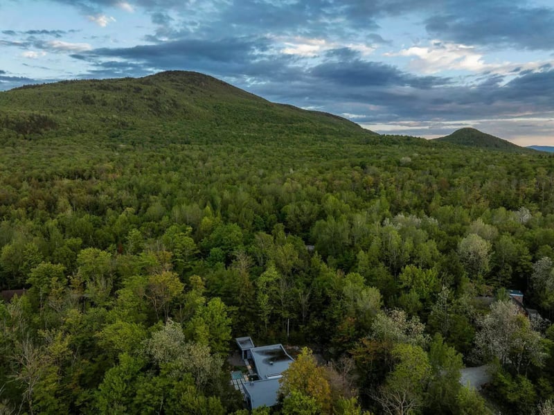 Luxury estate at 15 Chemin du Hibou, Eastman, QC — photo 50