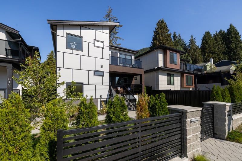 Luxury estate at 806 Montroyal Boulevard, North Vancouver, BC — photo 43