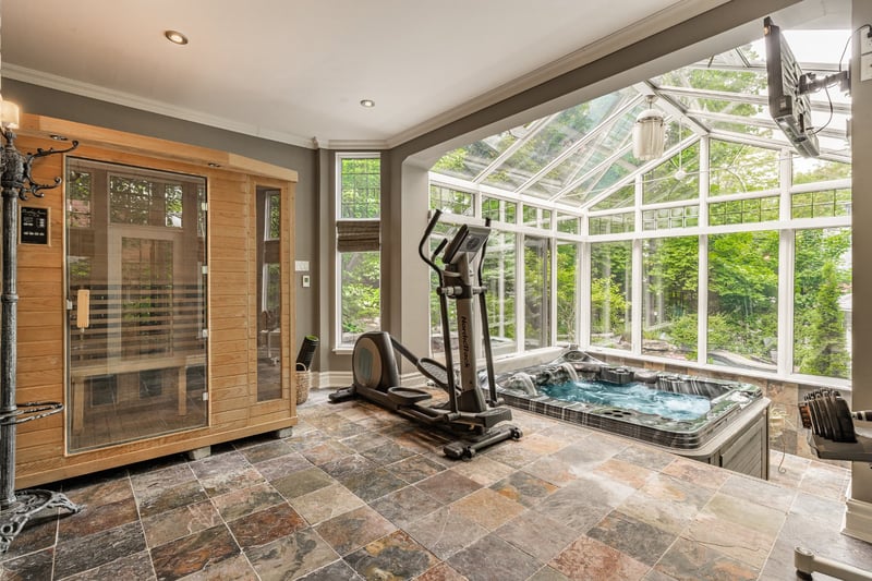 Luxury estate at 53 Av. du Bel-Horizon, Sainte-Julie, QC — photo 16