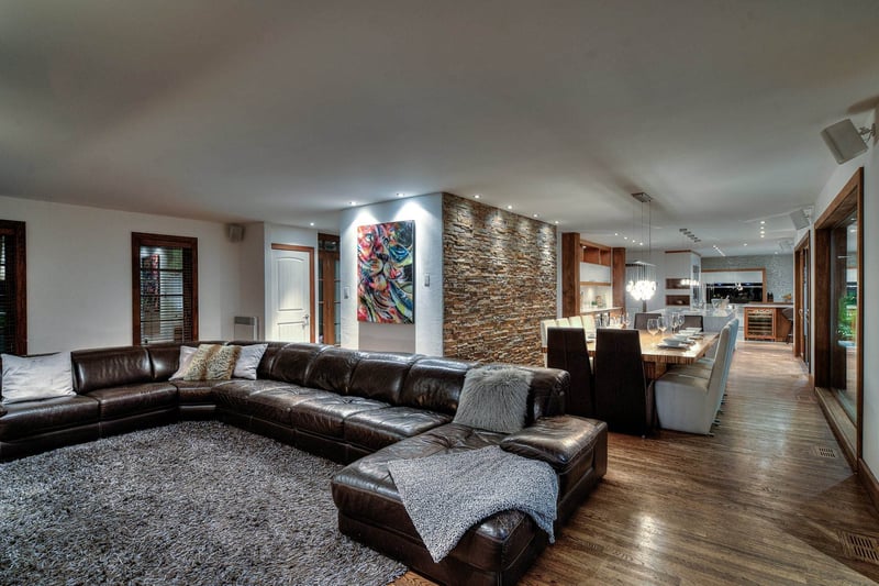 Luxury estate at 280 Rue de la Grande-Corniche, Sainte-Adele — photo 13