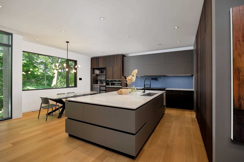 Luxury estate at 11 North Drive, Toronto — photo 7