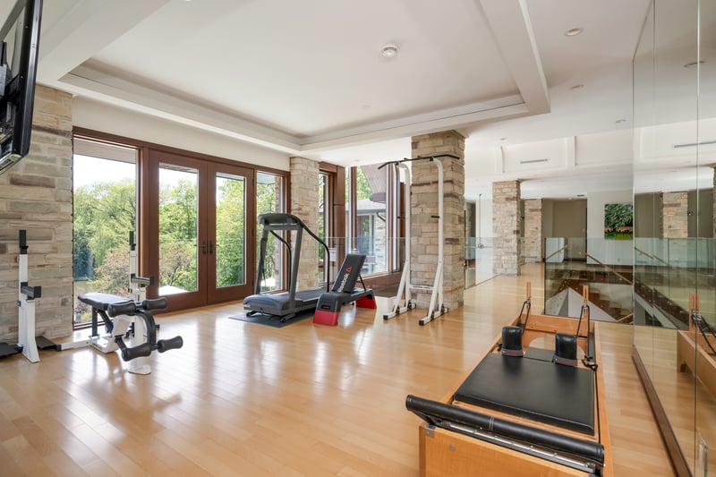 Luxury estate at 1510 Pinetree Crescent, Mississauga, ON — photo 30
