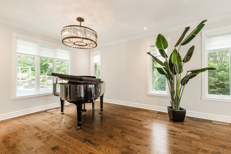 Luxury estate at 524 Rue des Falaises, Mont-Saint-Hilaire, QC — photo 11