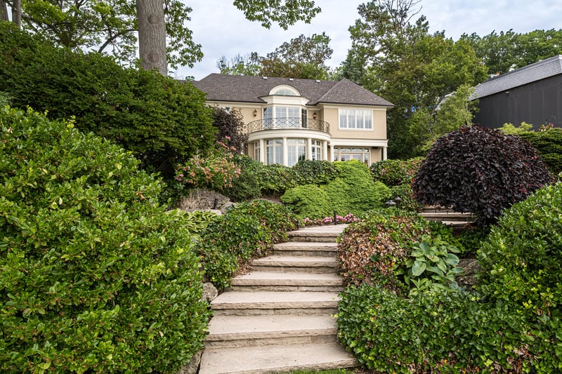 Luxury estate at 6 Ennisclare Drive West, Oakville, ON — photo 40