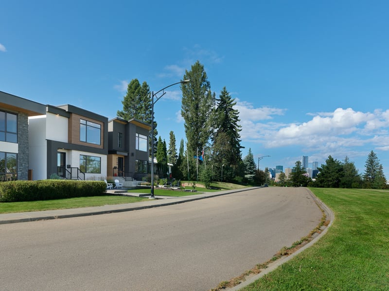 Luxury estate at 8707 Strathearn Crescent Northwest, Edmonton, AB — photo 2