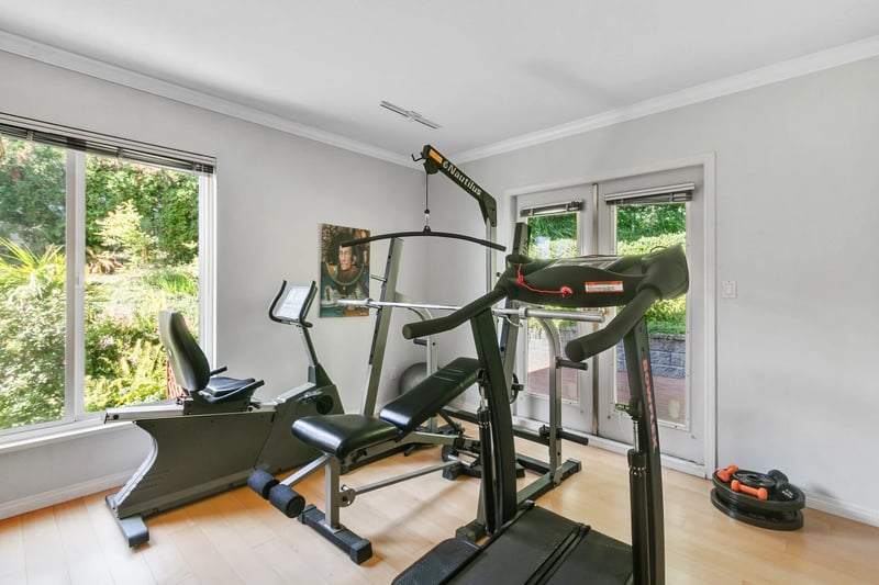 Luxury estate at 530 Craigmohr Drive, West Vancouver, BC — photo 18