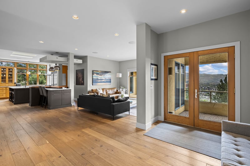 Luxury estate at 837 Mount Royal Drive, Kelowna, BC — photo 3