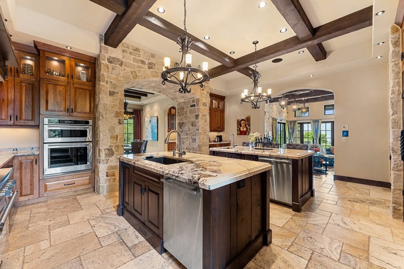 Luxury estate at 4303 Takla Road, Kelowna, BC — photo 9