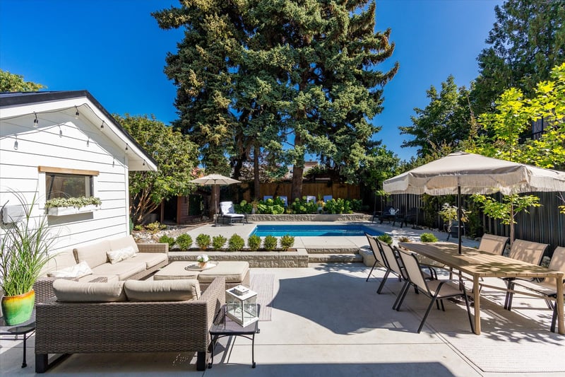 Luxury estate at 2053 Long Street, Kelowna, BC — photo 16
