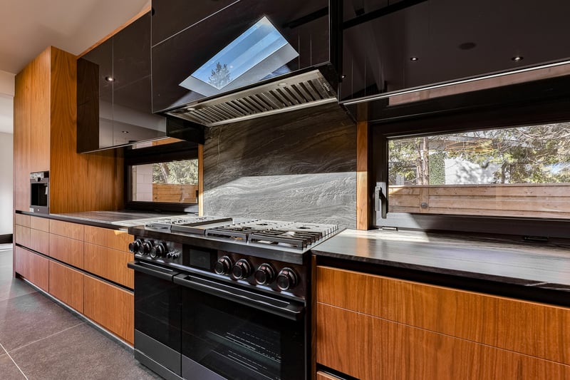 Luxury estate at 621 Sir Richards Road, Mississauga, ON — photo 10