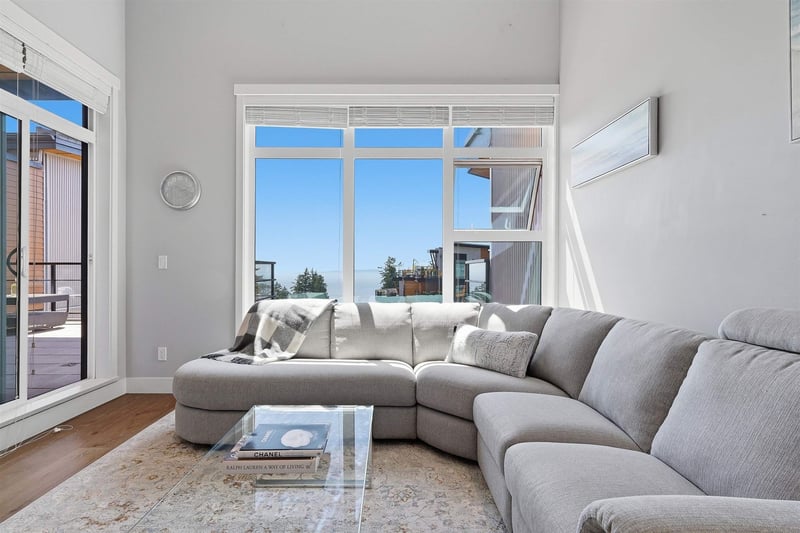 Luxury estate at PH512 - 14855 Thrift Avenue, White Rock, BC — photo 2