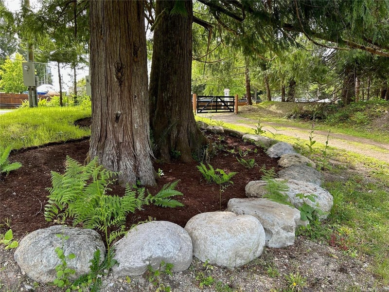 Luxury estate at Lot B Sa-Seen-Os Road, Youbou, BC — photo 12
