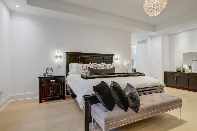 Luxury estate at 102 Cumming Court, Hamilton, ON — photo 27