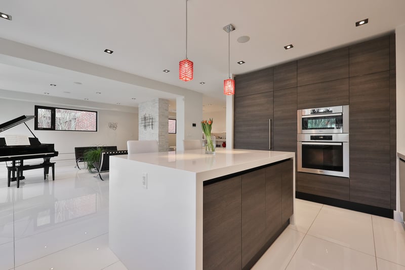 Luxury estate at 647 Montbeck Crescent, Mississauga, ON — photo 13