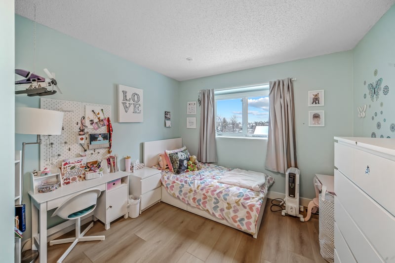 Luxury estate at 76 Stradbrooke Way Southwest, Calgary, AB — photo 28