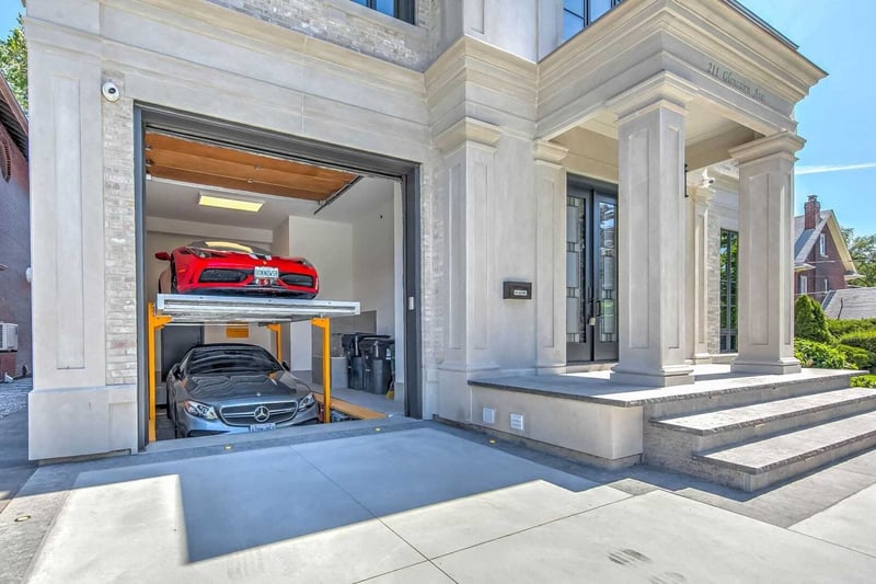 Luxury estate at 211 Glencairn Avenue, Toronto — photo 2