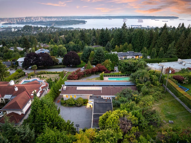 Luxury estate at 1035 King Georges Way, West Vancouver, BC — photo 5