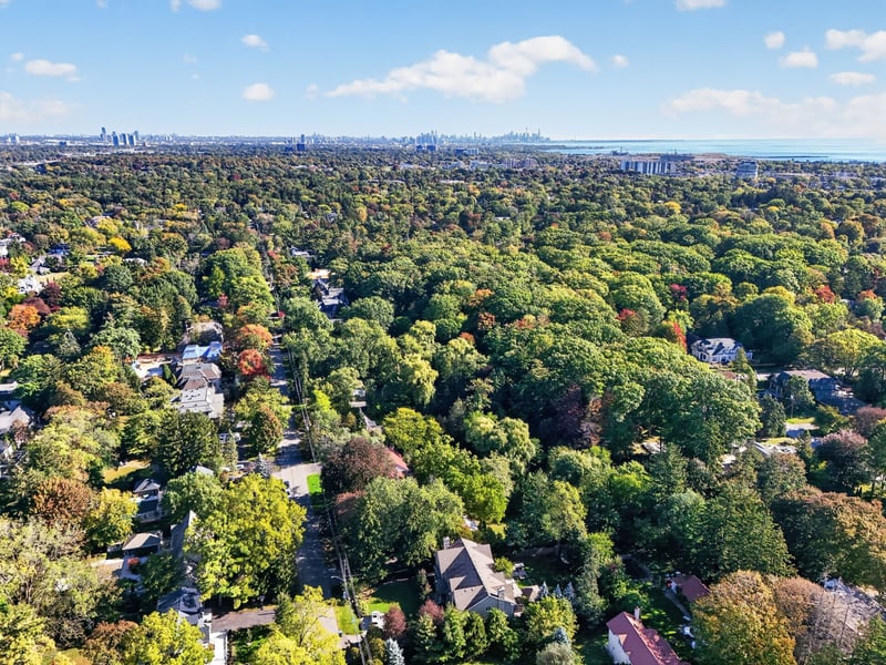 Luxury estate at 40 Pinewood Trail, Mississauga, ON — photo 28
