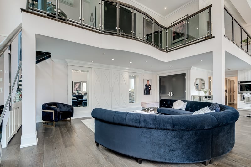 Luxury estate at 397 King Street West unit 215, Dundas, ON — photo 16