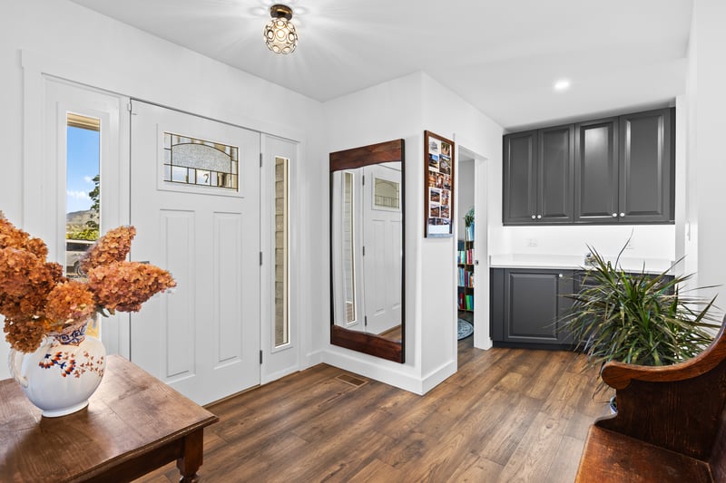 Luxury estate at 7207 Tucelnuit Drive, Oliver, BC — photo 3