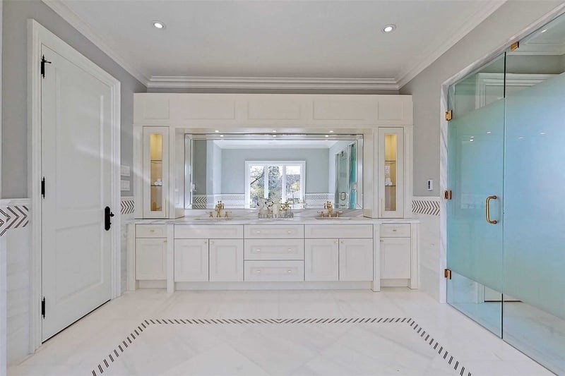 Luxury estate at 4 Sandfield Road, Toronto — photo 14