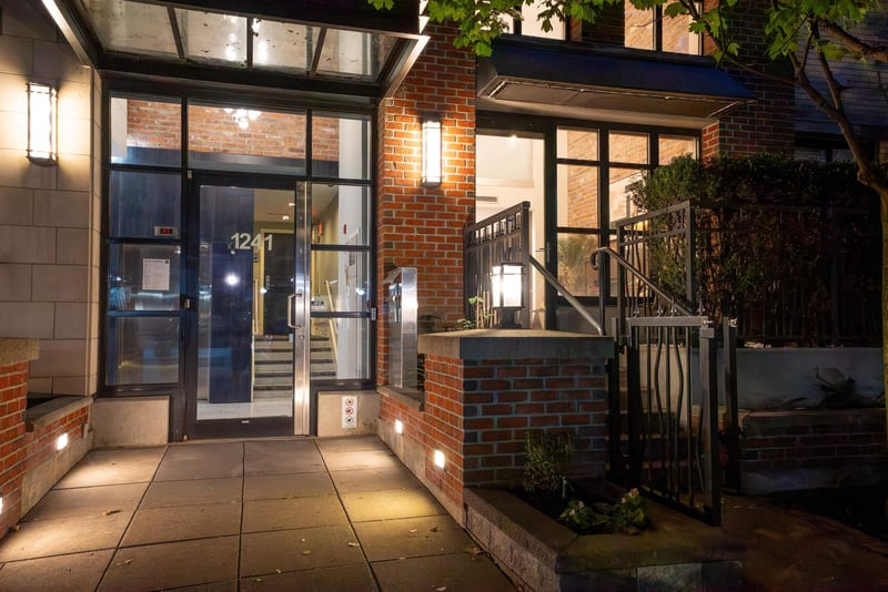 Luxury estate at 1241 Homer Street, Vancouver, BC — photo 27