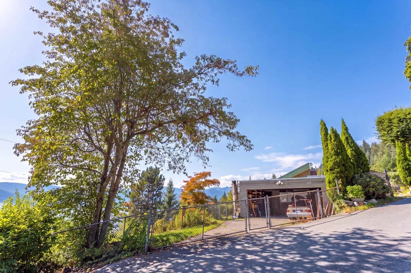 Luxury estate at 115 Isleview Place, Lions Bay, BC — photo 18
