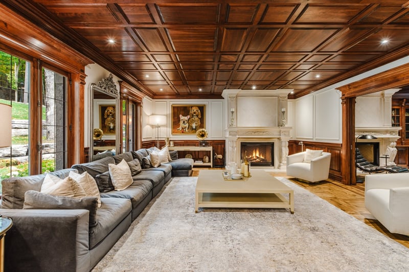 Luxury estate at 1093 Rue Béique, Mont-Saint-Hilaire, QC — photo 9