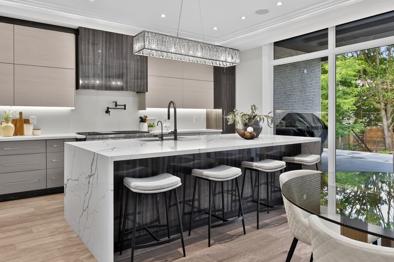 Luxury estate at 533 Carson Lane, Oakville, ON — photo 14