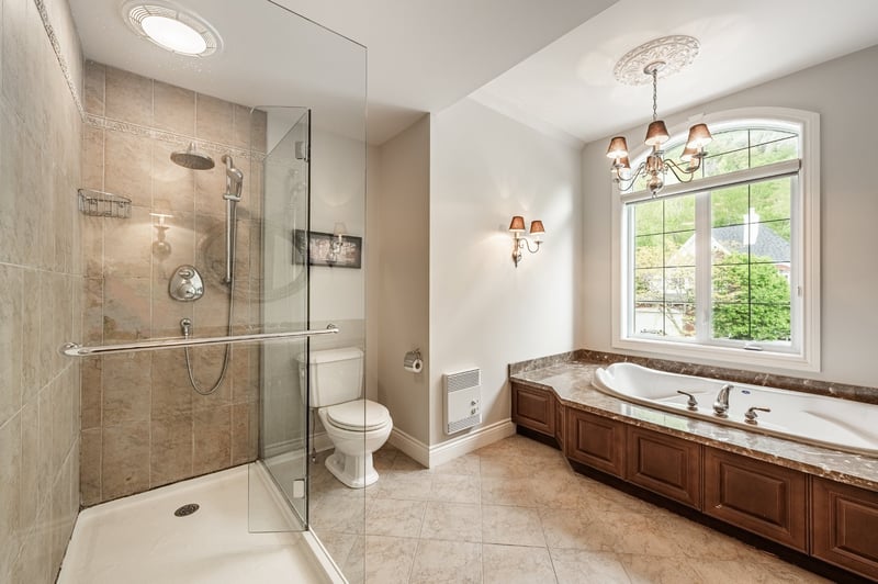 Luxury estate at 533 Rue des Falaises, Mont-Saint-Hilaire, QC — photo 18