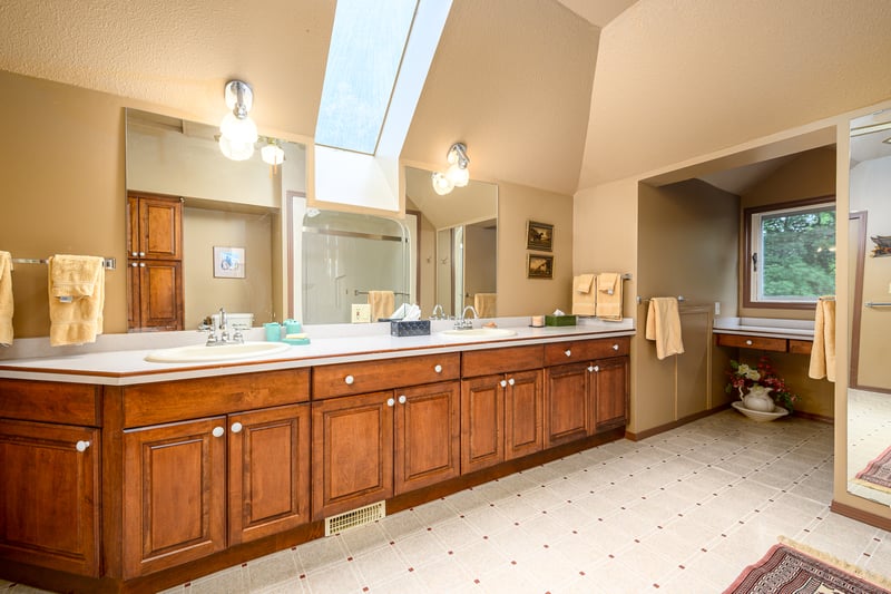 Luxury estate at 9310 Kalamalka Road, Coldstream, BC — photo 59