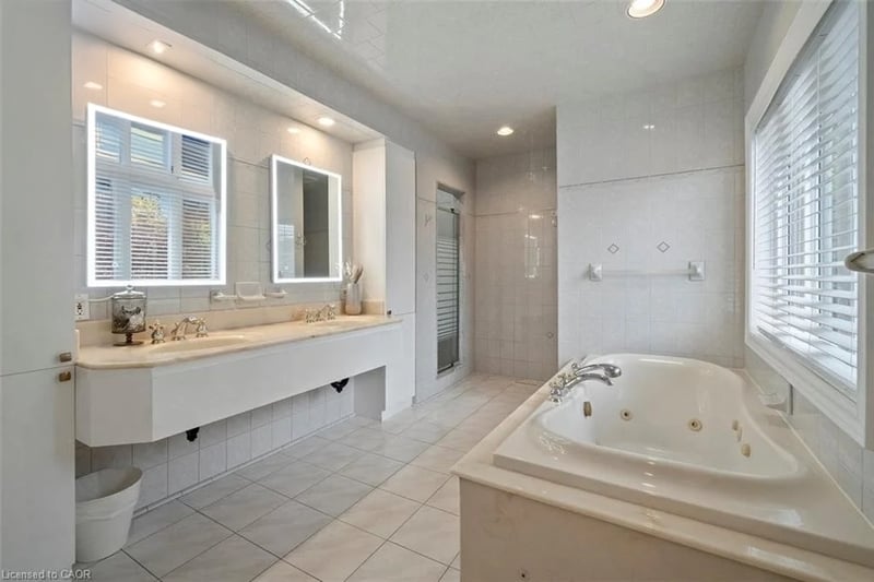 Luxury estate at 381 Queen Street South, Hamilton, ON — photo 15