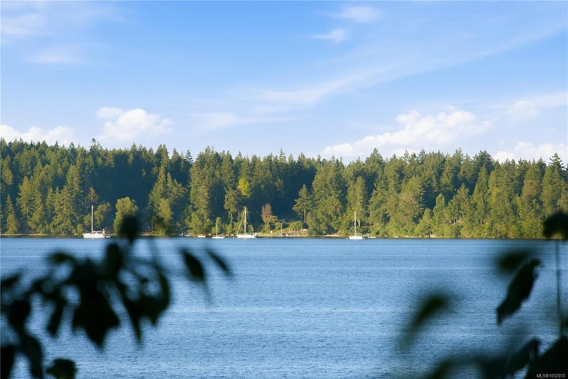 Luxury estate at 312 Roland Road, Ladysmith, BC — photo 15