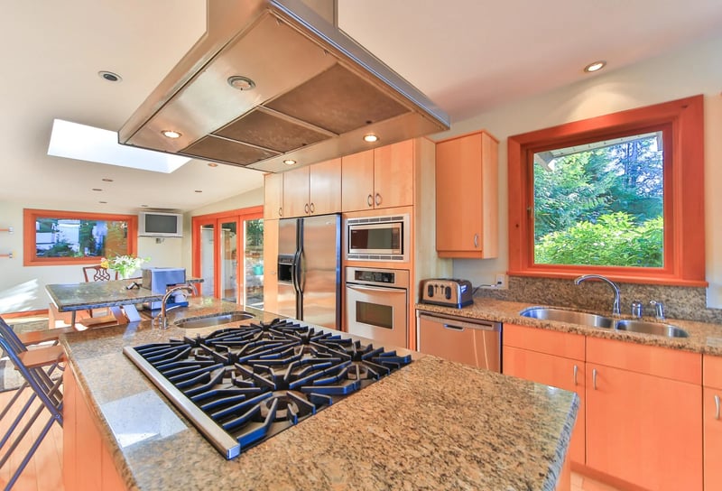 Luxury estate at 170 Highview Place, Lions Bay, BC — photo 10