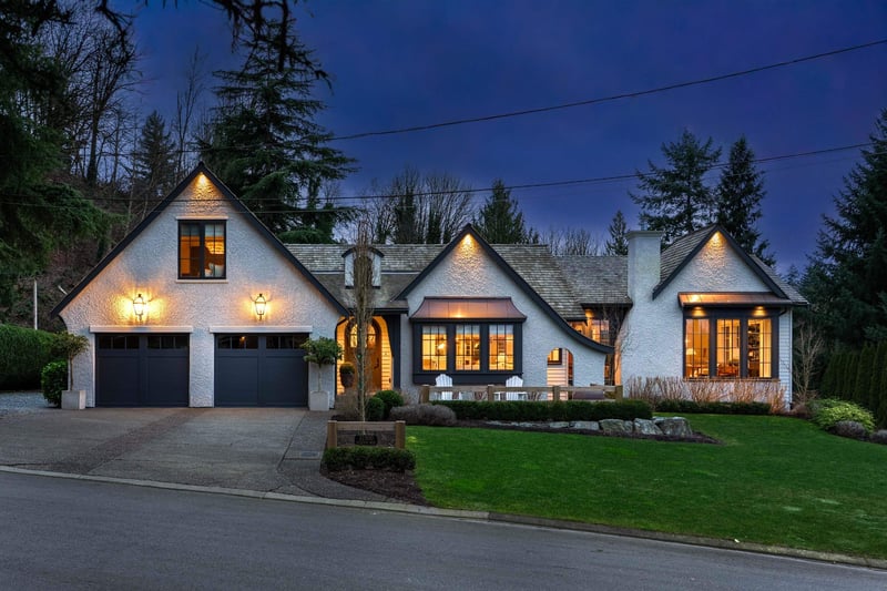 Luxury estate at 32500 Verdon Way, Abbotsford, BC — photo 2