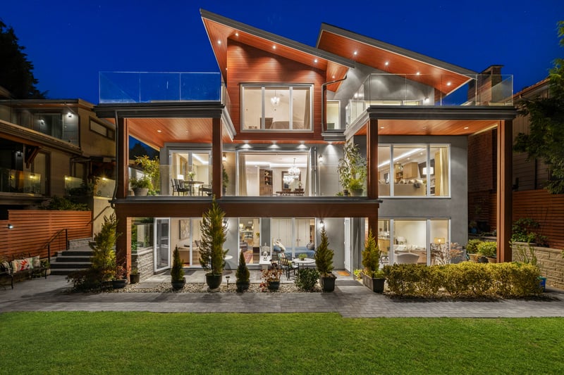 Luxury estate at 2449 Kings Avenue, West Vancouver, BC — photo 2