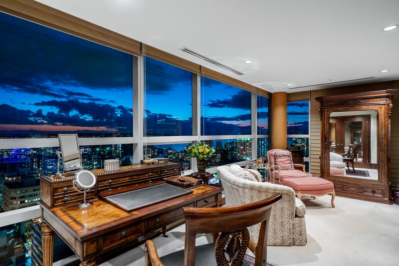 Luxury estate at PH 3000 1050 Burrard Street, Vancouver — photo 15