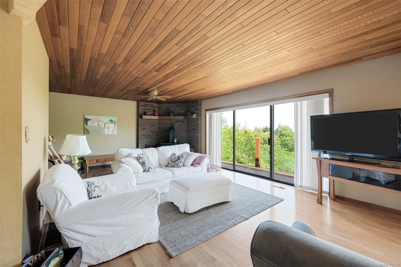 Luxury estate at 5489 Forest Hill Road, Victoria, BC — photo 8