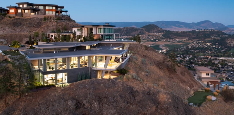 Luxury estate at Kelowna — photo 1