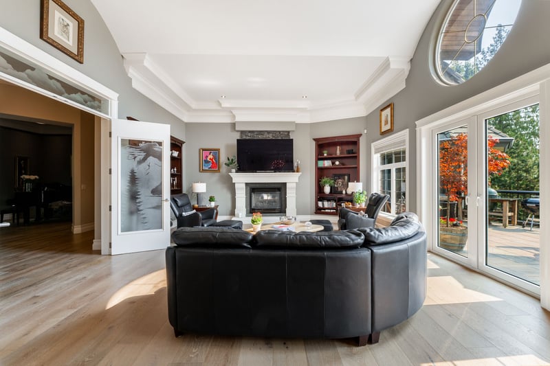 Luxury estate at 18638 54A Avenue, Surrey, BC — photo 10