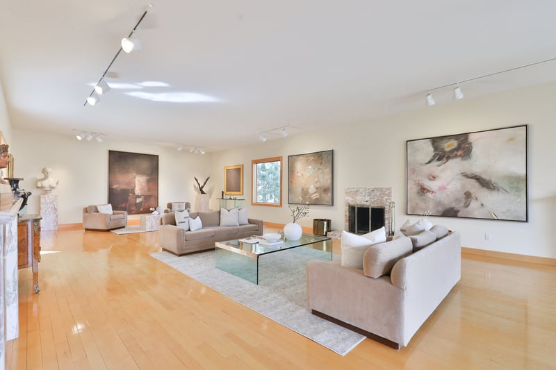 Luxury estate at 937 Whittier Crescent, Mississauga, ON — photo 7
