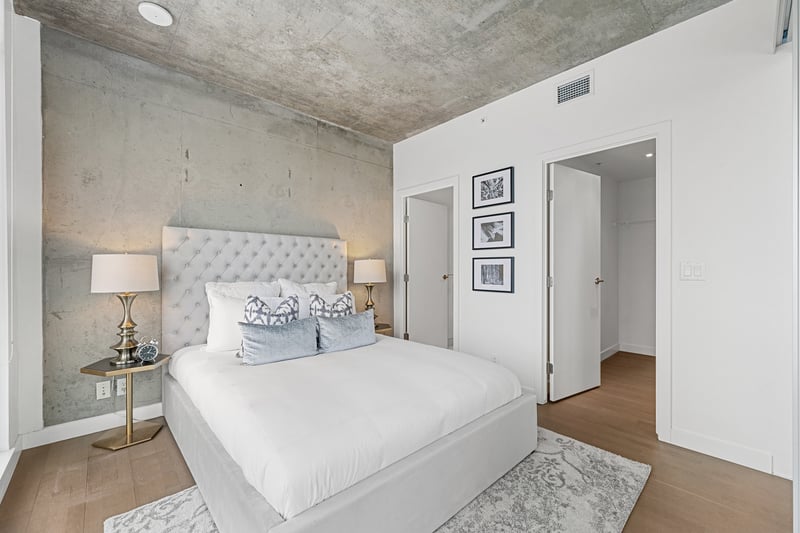 Luxury estate at 1010 6 Street Southwest unit 1202 — photo 32